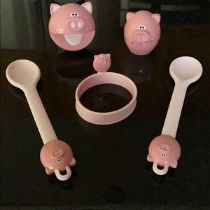 Piggy Kitchen Gadgets (5)